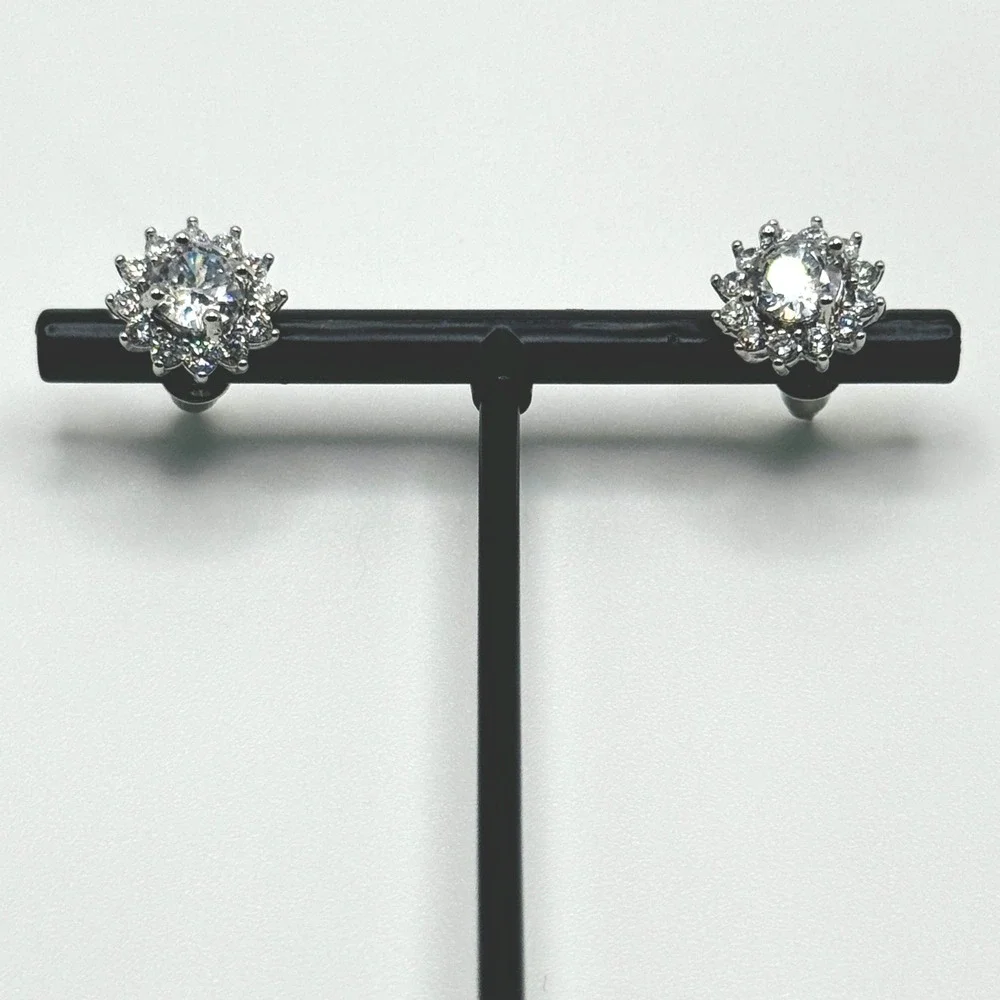 925 Sterling Silver Made with Swarovski Crystal Halo Stud Earrings Sunburst